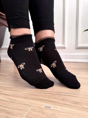 جوراب زنانه مچی مشکی طرح پاپیون با لبه توری کد 7107