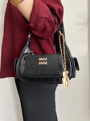 کیف دخترونه صندوقی میومیو miu miu