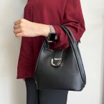 کیف دستی زنانه مشکی مدل هلالی بوهو
