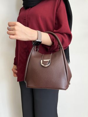 کیف دستی زنانه چرمی شکلاتی مدل هلالی بوهو