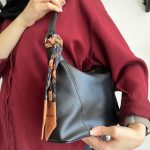 کیف دوشی زنانه مشکی نرم و شل جادار مناسب استفاده روزمره